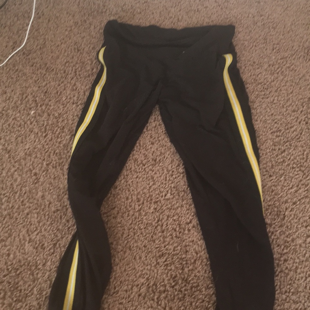 High Wasted Yellow Striped Leggings
